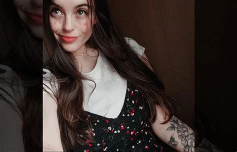 heyimbee nude leak|HeyImBee Leaked Onlyfans Massaging Tits Video.
